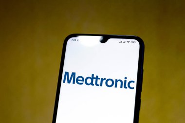 5 Aralık 2019, Brezilya. Bu resimde Medtronic logosu akıllı telefondan gösteriliyor.