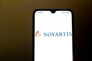 5 Aralık 2019, Brezilya. Bu resimde Novartis logosu akıllı telefondan gösteriliyor.