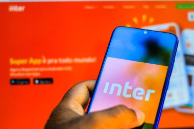 24 Aralık 2019, Brezilya. Bu resimde Banco Inter uygulamasının logosu bir akıllı telefonda gösteriliyor