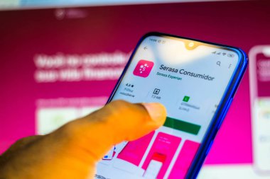 24 Aralık 2019, Brezilya. Bu resimde Serasa Consumidor uygulamasının logosu bir akıllı telefonda görüntülenir