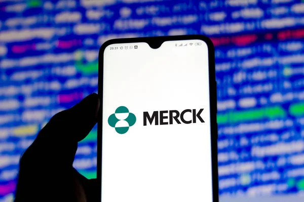 15 Şubat 2020, Brezilya. Bu resimde Merck Sharp ve Dohme (Msd) logo uygulaması akıllı telefondan görüntülenir — Stok fotoğraf