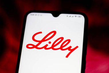 31 Mart 2020, Brezilya. Bu resimde Lilly logosu akıllı telefondan gösteriliyor..