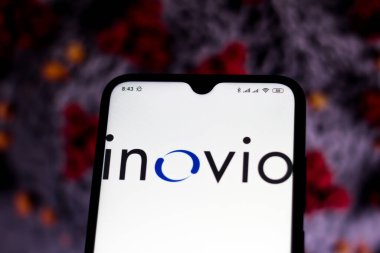 31 Mart 2020, Brezilya. Bu resimde Inovio Eczacılık logosu akıllı telefondan gösteriliyor..