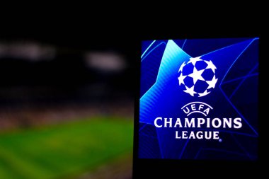 3 Nisan 2020, Brezilya. Bu resimde UEFA Şampiyonlar Ligi logosu akıllı telefondan gösteriliyor..