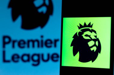 3 Nisan 2020, Brezilya. Bu resimde bir akıllı telefonda Premier League logosu görülüyor..