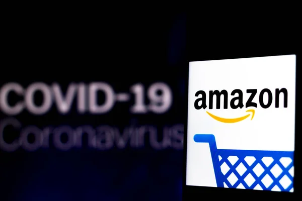 Nisan 2020 Brezilya Resimde Amazon Alışveriş Logosu Arka Planda Covid — Stok fotoğraf