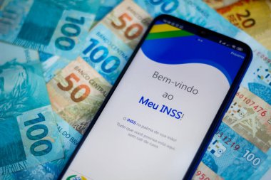 26 Nisan 2020, Brezilya. Bu resimde Meu INSS uygulamasının logosu akıllı telefondan gösteriliyor.