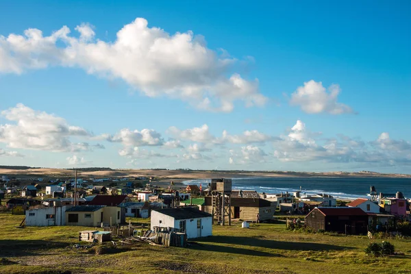 Numerose case di pescatori e hippie sulla costa uruguaiana — Foto Stock