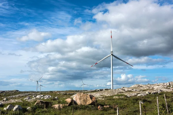 Molinos de viento en la Sierra Carape en Maldonado, Uruguay —  Fotos de Stock