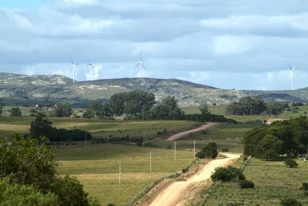 Molinos de viento en la Sierra Carape, Uruguay —  Fotos de Stock