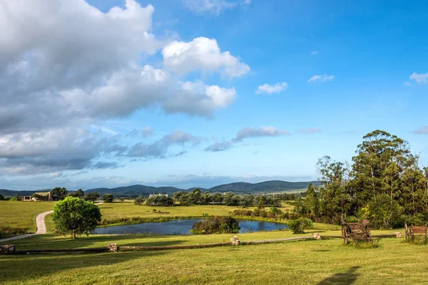 Journée ensoleillée au milieu de nulle part dans la campagne de l'Uruguay — Photo