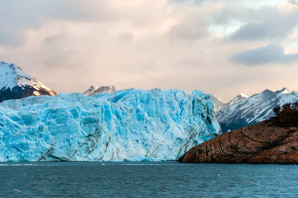 De manhã cedo no glaciar Perito Moreno, Argentina — Fotografia de Stock