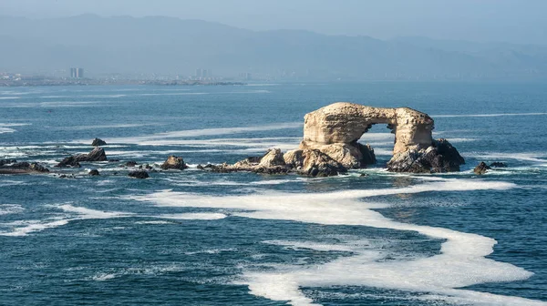 Portada (Arch) Rock Formation, Chilean Coastline — Stock Photo, Image