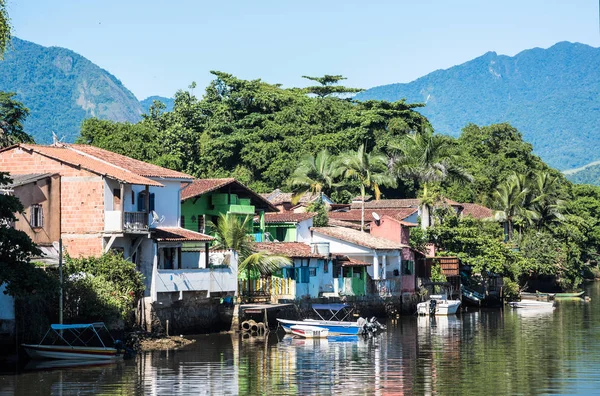 Vista del canal de la histórica ciudad de Paraty, estado de Río de Janeiro, Brasil — Foto de Stock