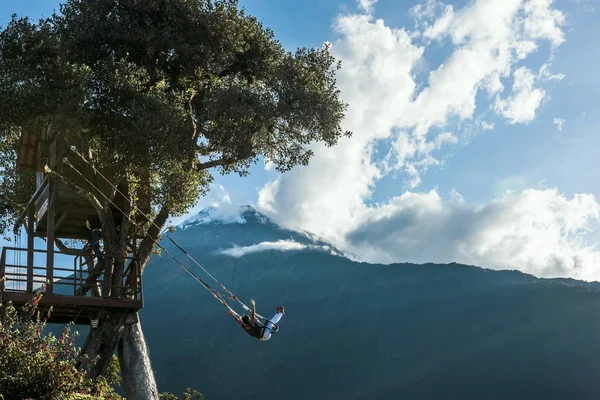 Tree House In Banos De Aqua Santa, Ecuador — Stock Photo, Image