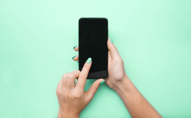 Telefonun yerleşim planı. Kız.