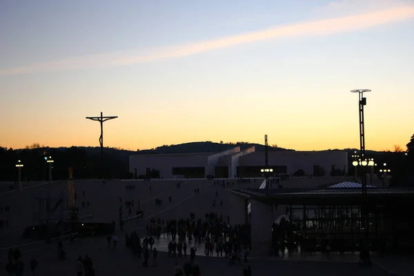 ファティマ ポルトガル 2019年12月29日 夕暮れ時のファティマの聖域の画像 — ストック写真
