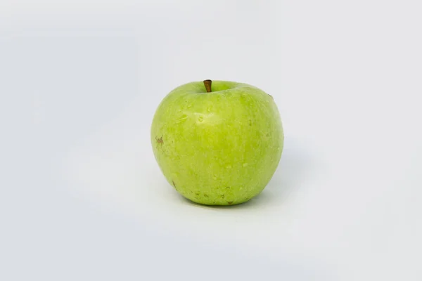 Groene Appel Met Waterdruppels — Stockfoto