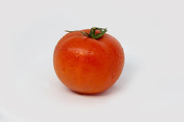 Tomate Rojo Brillante Con Gotas Agua — Foto de Stock