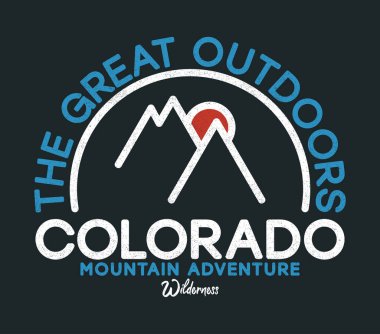 Colorado tişört tasarımı. Sloganlı. Giysi baskısı için dağlı ve güneşli tipografi grafikleri. Vektör illüstrasyonu.