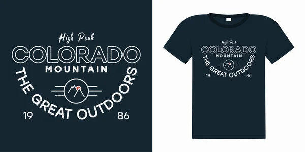 Eslogan Colorado Para Camiseta Con Montañas Sol Gráficos Tipográficos Con — Vector de stock