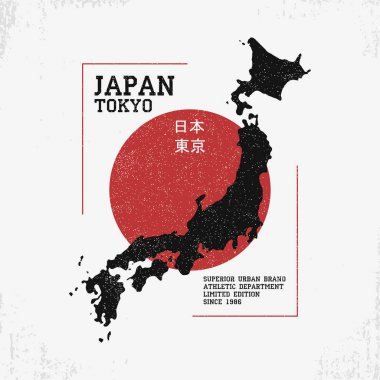 Japon haritalı tişört tasarımı. Japonca yazılmış grunge ve yazılı tişörtler için tipografi grafikleri: Japonya, Tokyo. Vektör illüstrasyonu.