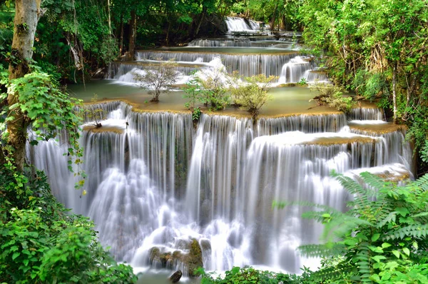 Waterfall in tropical deep forest — Stock Photo, Image