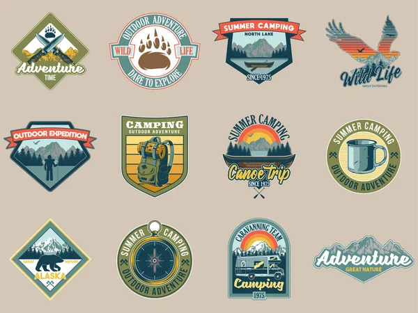 Conjunto de colección de insignias de viaje vintage camping — Vector de stock