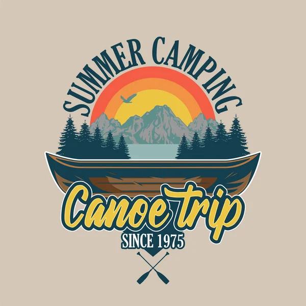 Nehir yolculuğu için ahşap kanolu vintage rozetler.