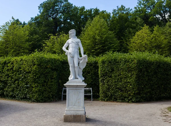 Heykele Kraliyet saray Drottningholm, Stockholm, İsveç. 02.08.2016