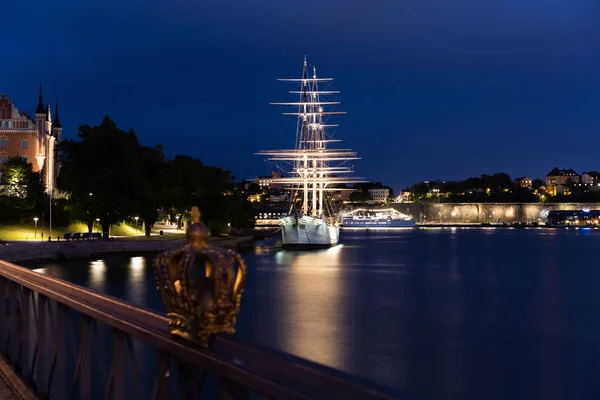La couronne sur le pont Skeppsholmen — Photo