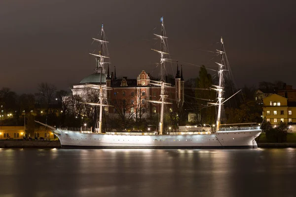 Vista desde el paseo marítimo en un velero en Estocolmo. Suecia. 05.11.2015 —  Fotos de Stock