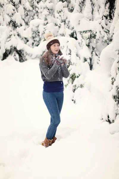 Fille Dans Forêt Hiver — Photo