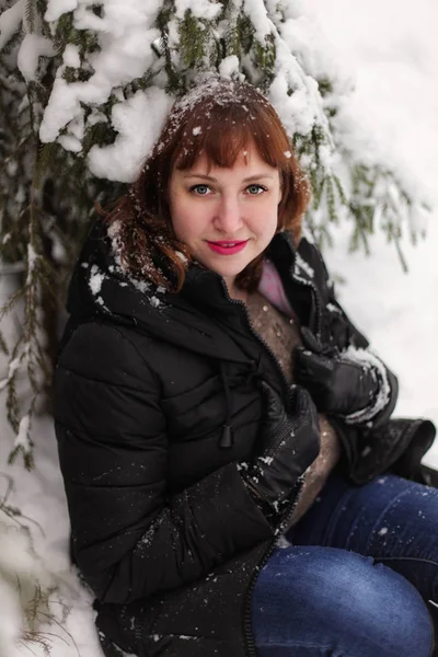 Fille Dans Forêt Hiver — Photo