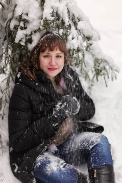 Fille Dans Forêt Hiver — Photo