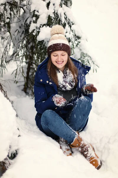 Fille Dans Forêt Hiver — Photo