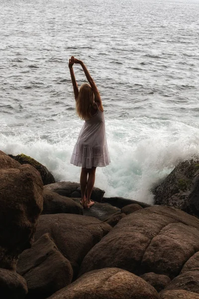 Fille Sur Plage — Photo