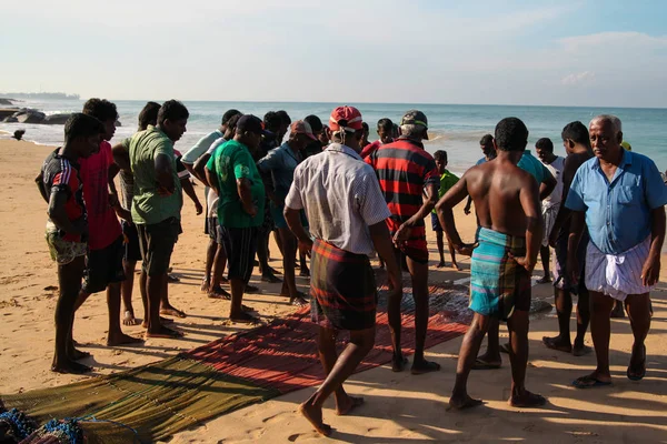 Pêcheurs Tirent Des Filets Pêche Sur Plage — Photo