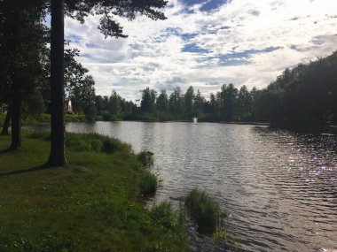 Karelia nehirler ve göller, küçük şelaleler ve pitoresk ormanlar, Karelia yaz