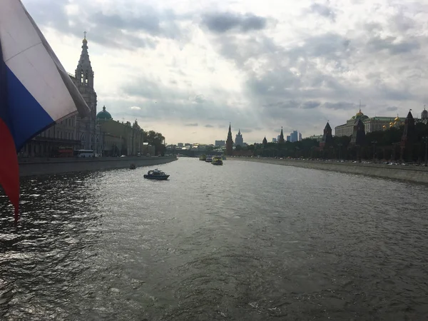 Uitzicht Het Kremlin Vanaf Het Schip Dat Moskouse Rivier Vaart — Stockfoto