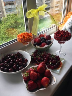 Olgun yaz hasat çilek