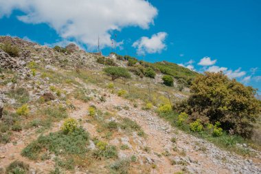 Dağlardan çok güzel bir manzara.