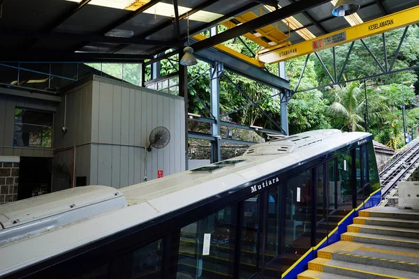 Un tranvía listo para subir a Penang Hill, Malasia — Foto de Stock