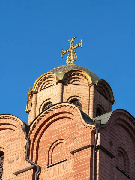 Krzyż na kopule cerkwi w Kijowie. — Zdjęcie stockowe