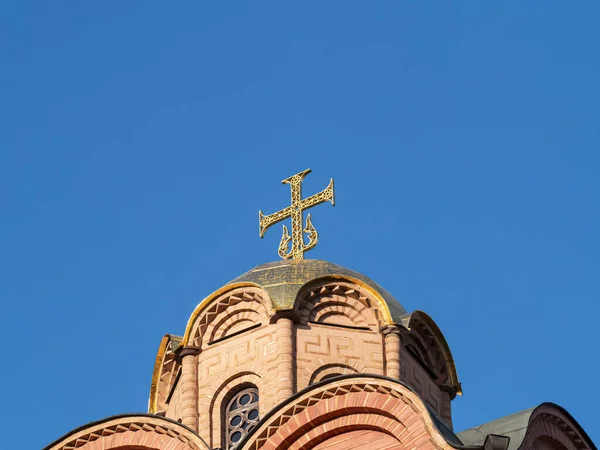 Krzyż na kopule cerkwi w Kijowie. — Zdjęcie stockowe