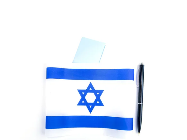 Staten Israels flagga på en vit bakgrund. — Stockfoto