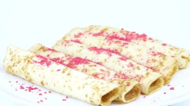 Krep günü krepli tabak. Şişman Salı. Mardi Gras 'da. Fastnacht. Vastlavya. Maslenitsa. Artıklar. Yemek videosu. Mesaj için yer. Menü.