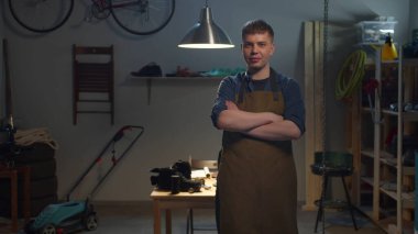 Atölyedeki zanaatkar. Hobiler ve iş