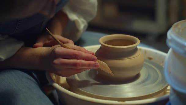 Difficult work with clay. Potters Instruments — Stock Video