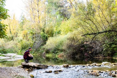 Yürüyüş yapan adam.